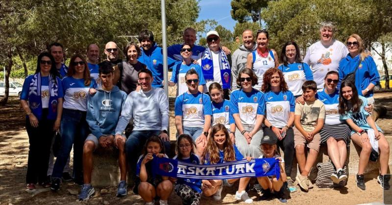 80 jugadores y 12 entrenadores de Askatuak disfrutaron un año más en el gran Torneo de Salou