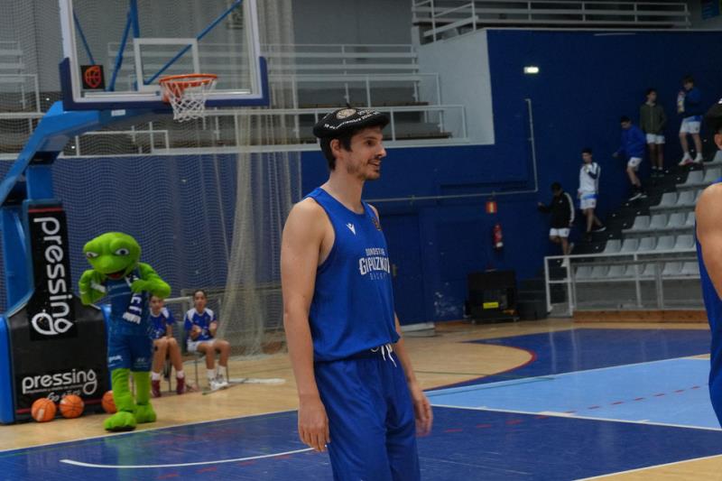 Ander Martínez deja el baloncesto tras cuatro años en el GBC