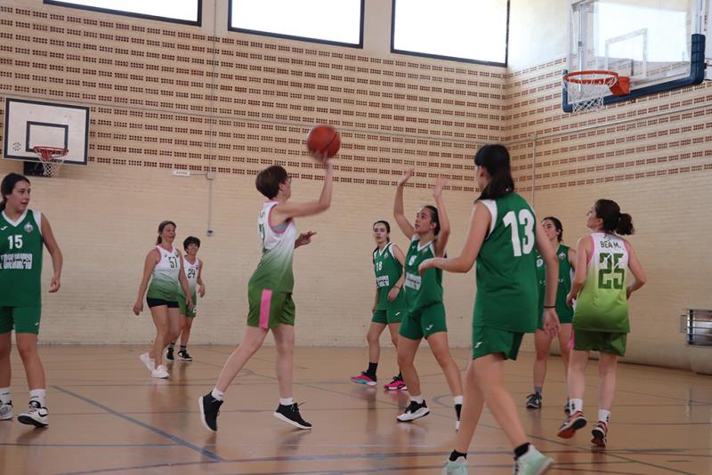 JUNIOR VS MUJERES