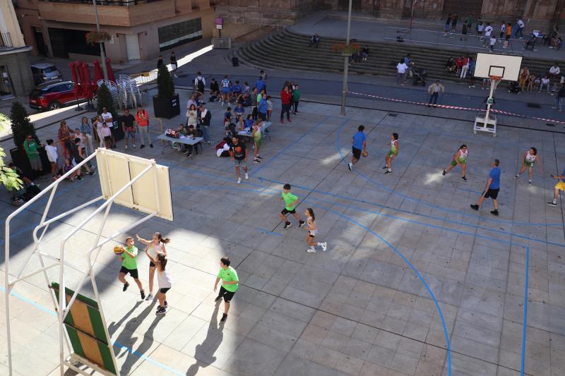 LA PLAZA DE ESPAÑA RECAUDARÁ FONDOS PARA LOS MISIONEROS ALFAREÑOS EL 5 Y 6 DE SEPTIEMBRE EN EL TORNEO 3X3 MEMORIAL CHEVI