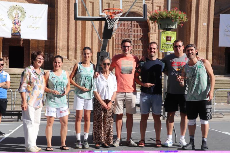 Equipo de entrenadores el Denver Croquetas que se llevó la categoría popular