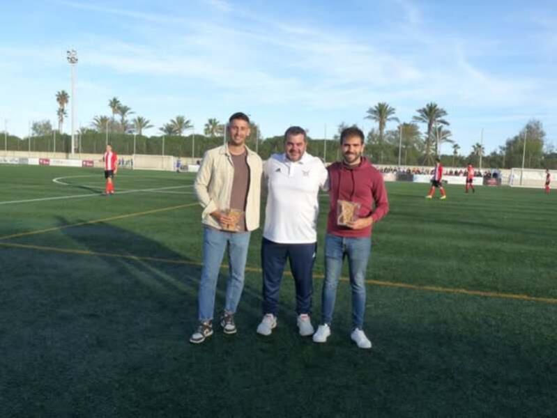 EL SAN PEDRO HACE UN PARTIDO REDONDO EN EL DIA DEL CLUB