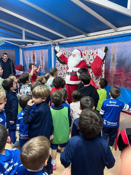 PAPA NOEL LLENÓ DE ILUSIÓN EL JAVIER MARQUINA