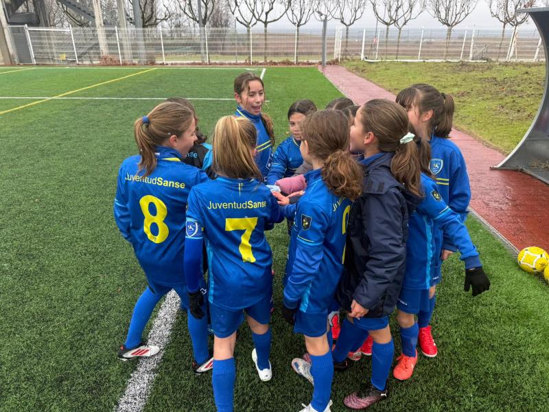 Benjamín Fem A 9 La Garena 0 (4-0)
