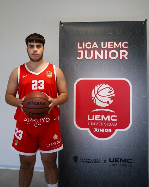Nuestro capitán junior representó al CB La Flecha en la presentación de la Liga UEMC Junior