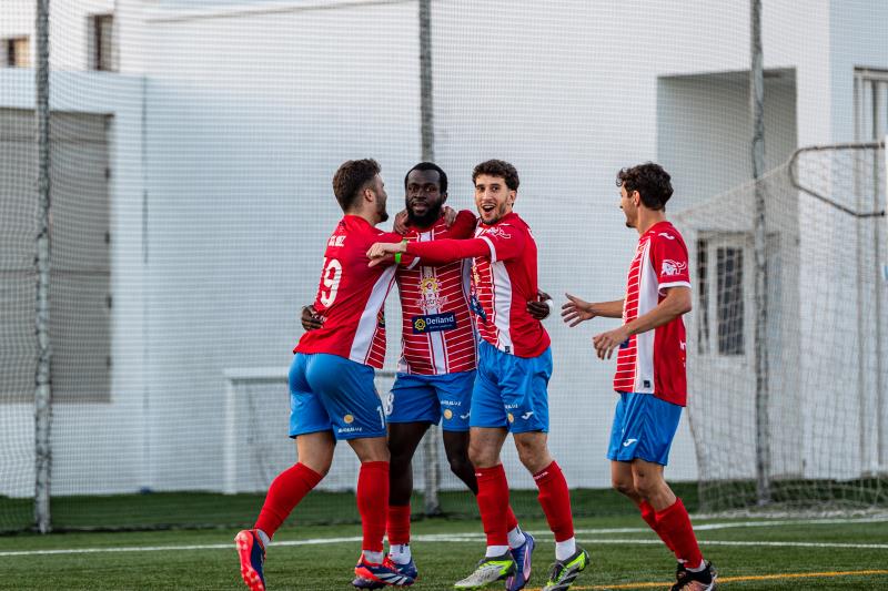 Tablas en el derbi: El San Bartolomé CF suma un punto  ante la UD Lanzarote (1-1)