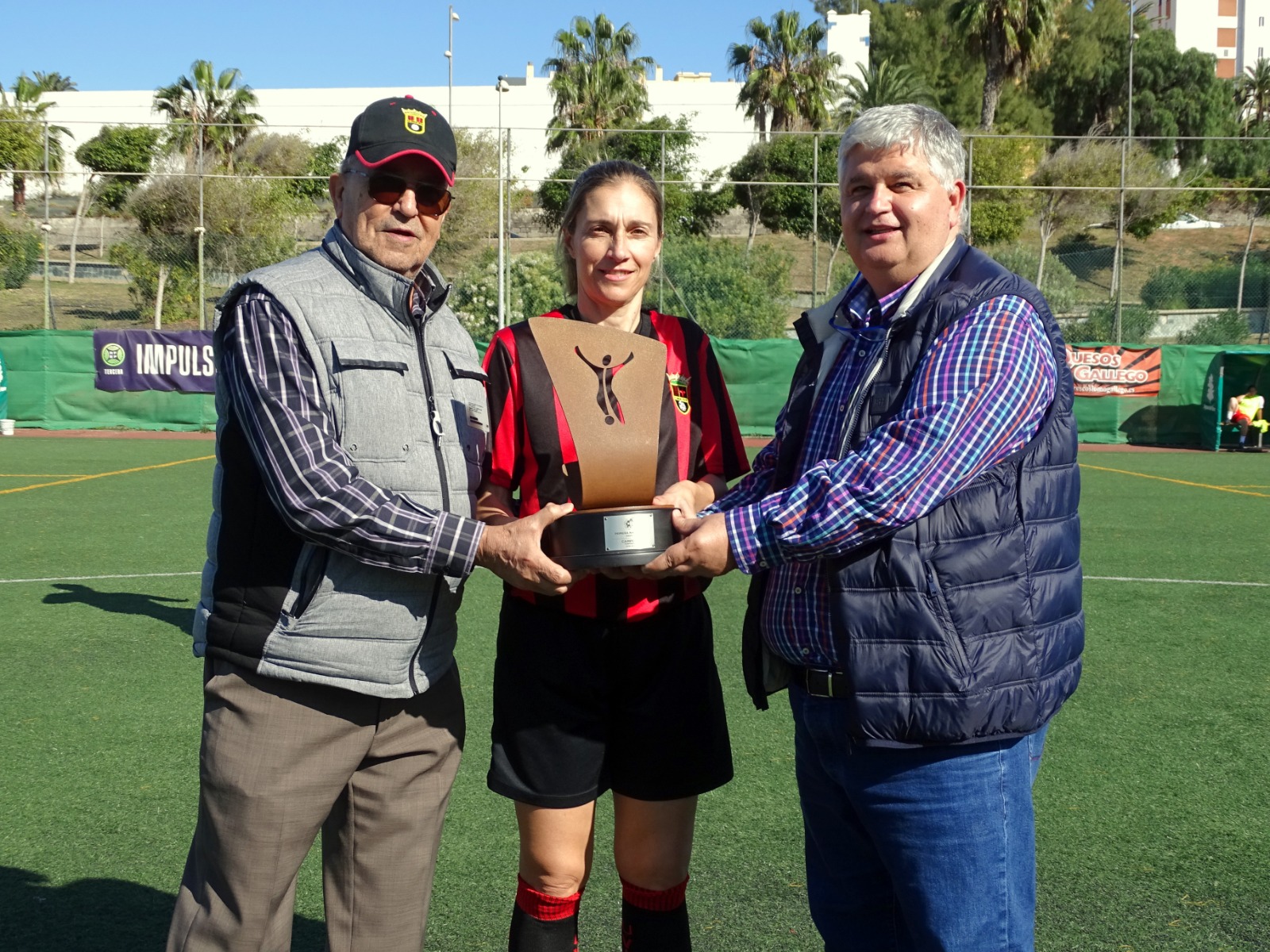 El Unión Viera Femenino recibe formalmente el trofeo de Primera Nacional