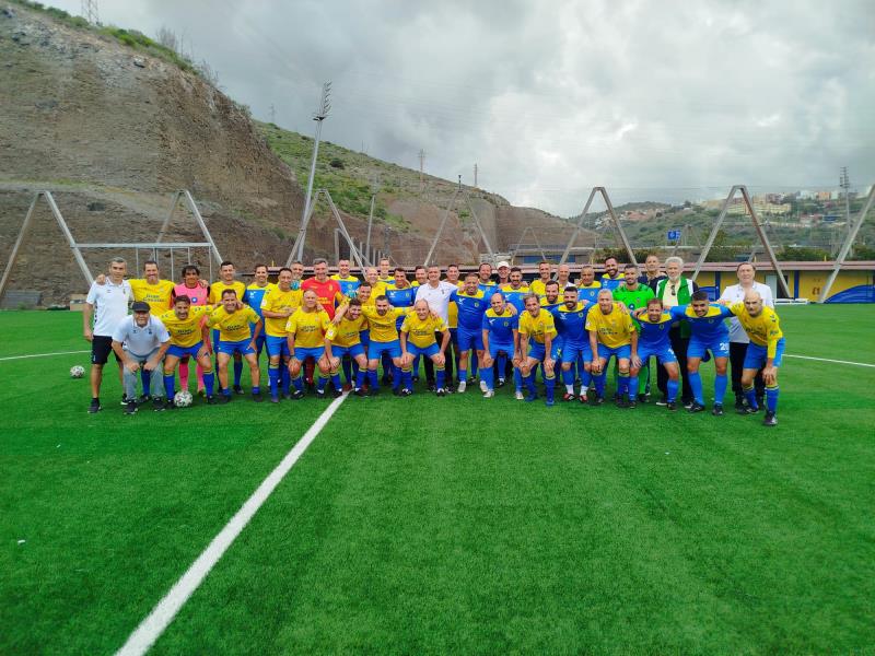 LOS VETERANOS DEL ATLETICO PAJARA NOS DEVUELVEN LA VISITA