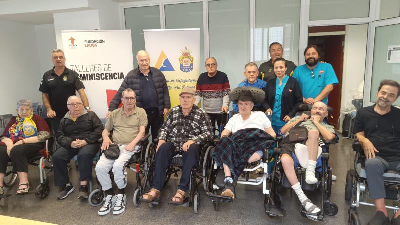 EL TALLER DE REMINISCENCIA DEL CSS EL PINO RECIBE LA VISITA DE PACO CASTELLANO